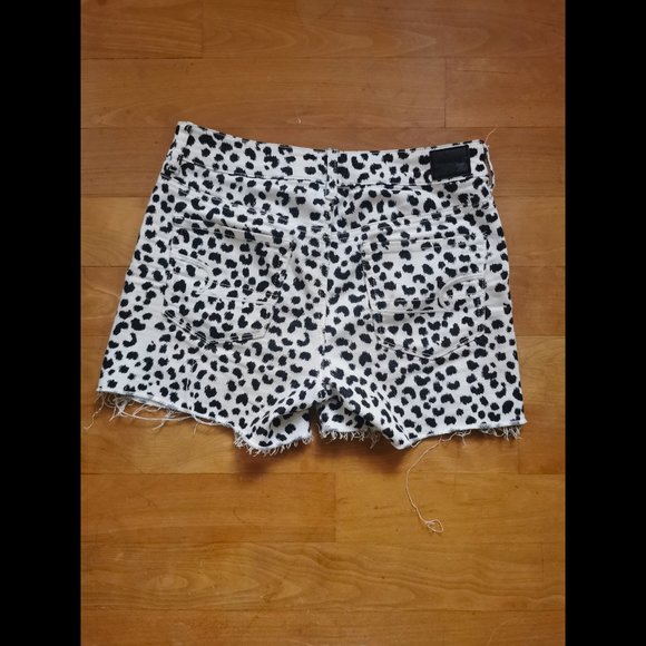 AMERICAN EAGLE Stretch Shorts Black & White Cheetah. - Picture 2 of 6